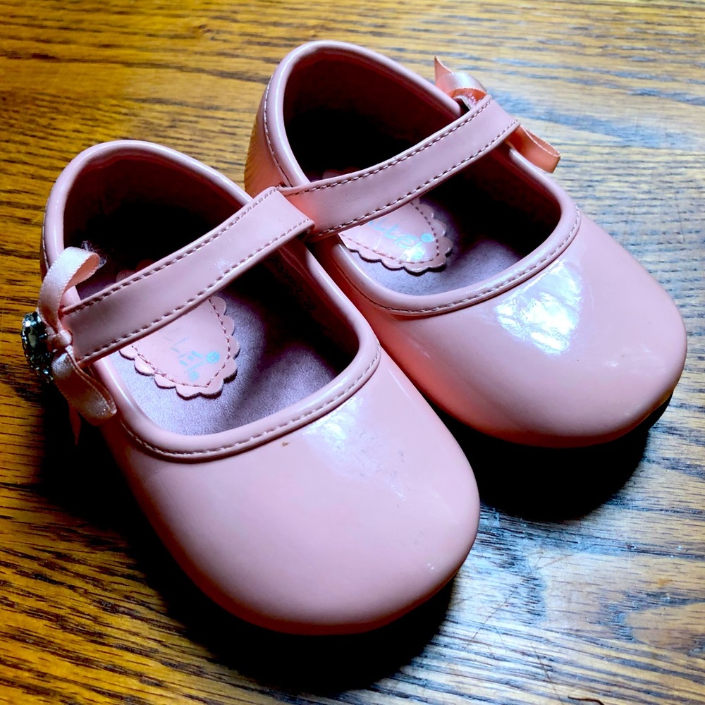 Cute pink dress shoes for 12-18 months old